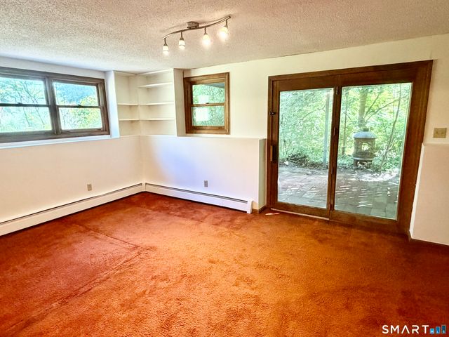 77 Evergreen Avenue, Hamden, CT 06518