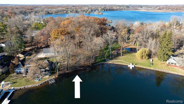 10239 Kress Road, Pinckney Village, MI 48169