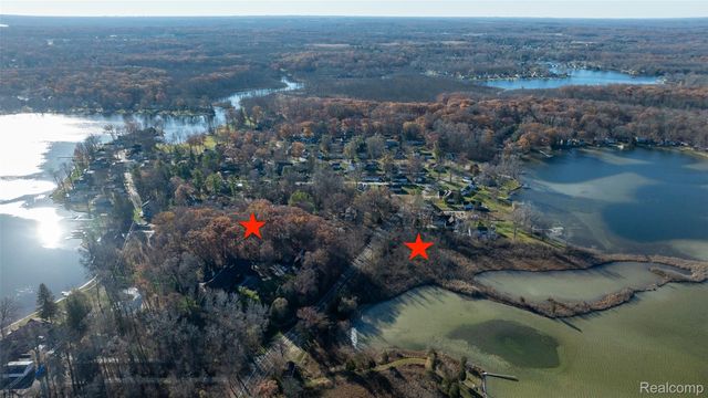 10239 Kress Road, Pinckney Village, MI 48169