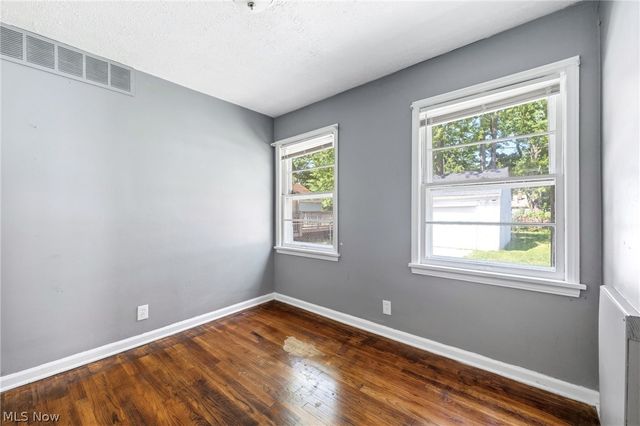 988 Glenside Road, South Euclid, OH 44121