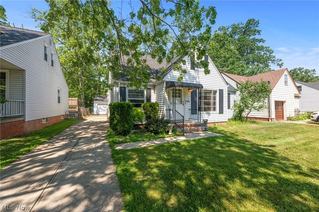 988 Glenside Road, South Euclid, OH 44121