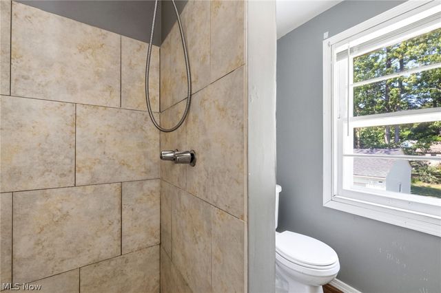988 Glenside Road, South Euclid, OH 44121