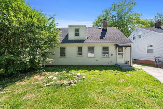 988 Glenside Road, South Euclid, OH 44121