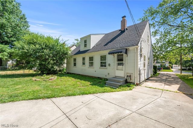 988 Glenside Road, South Euclid, OH 44121