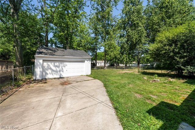 988 Glenside Road, South Euclid, OH 44121