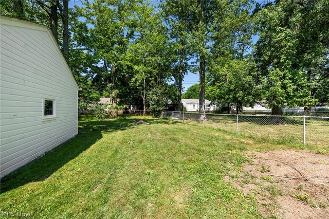 988 Glenside Road, South Euclid, OH 44121