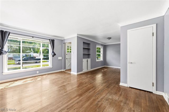 988 Glenside Road, South Euclid, OH 44121