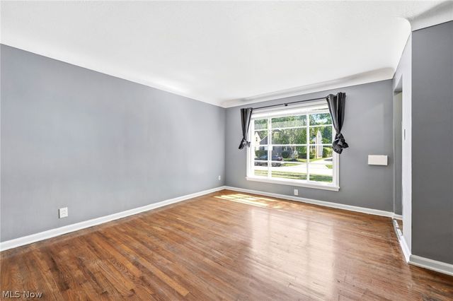 988 Glenside Road, South Euclid, OH 44121