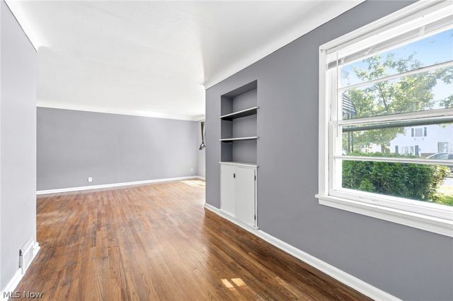 988 Glenside Road, South Euclid, OH 44121