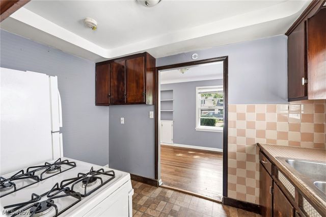 988 Glenside Road, South Euclid, OH 44121