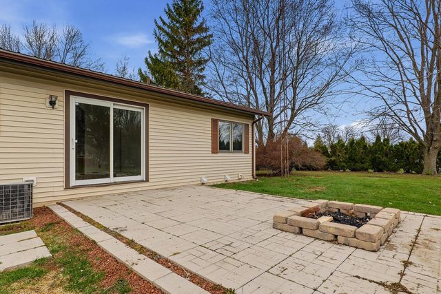 5117 County Road J, Sheboygan, WI 53083