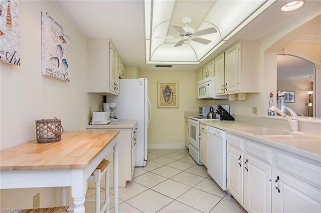 17 BLUEBILL AVE 1104, Naples, FL 34108
