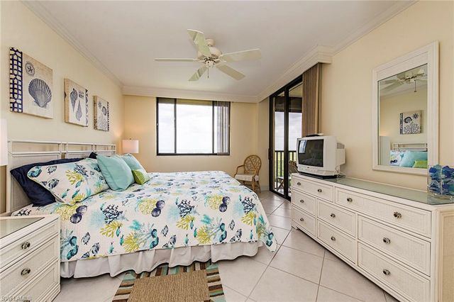 17 BLUEBILL AVE 1104, Naples, FL 34108