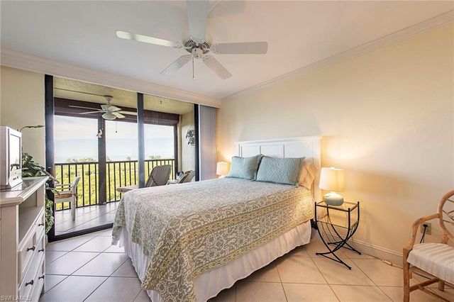 17 BLUEBILL AVE 1104, Naples, FL 34108