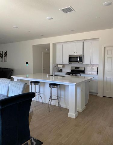 6585 E Huffman Ave, Fresno, CA 93727