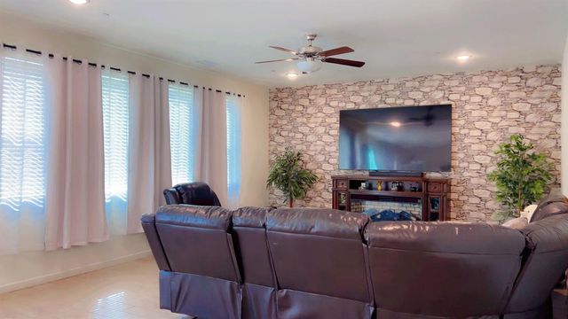 6585 E Huffman Ave, Fresno, CA 93727