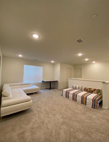 6585 E Huffman Ave, Fresno, CA 93727