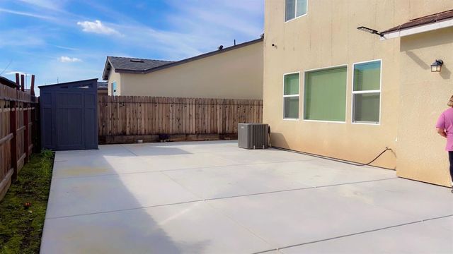 6585 E Huffman Ave, Fresno, CA 93727