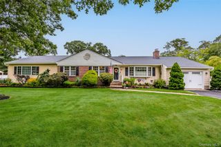 67 Broadway, Smithtown, NY 11787