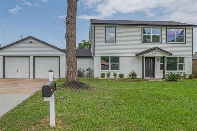 1985 Sherwood Forest Street, Houston, TX 77043