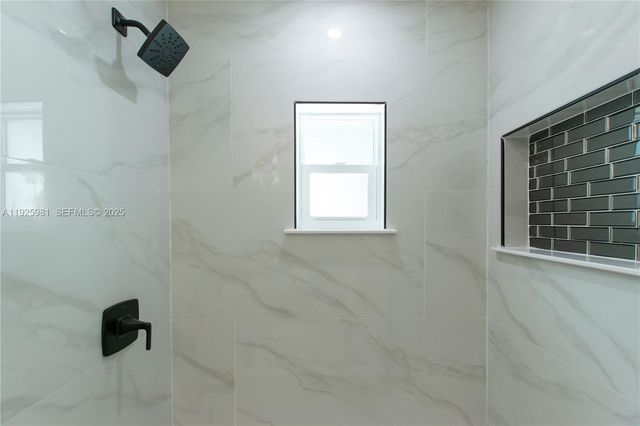 6210 Kimberly Blvd, North Lauderdale, FL 33068