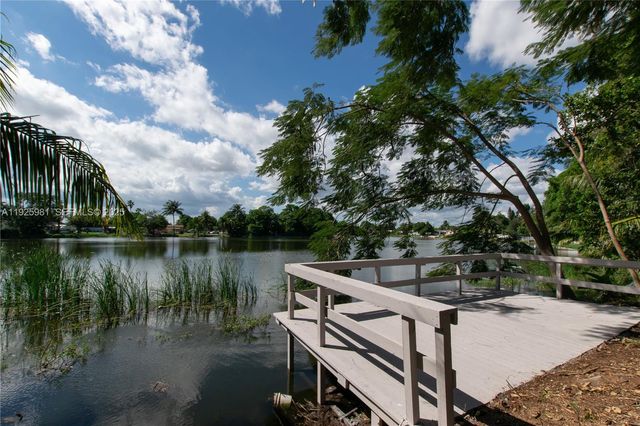 6210 Kimberly Blvd, North Lauderdale, FL 33068