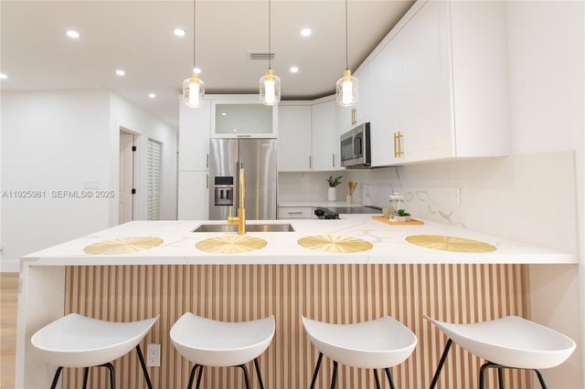 6210 Kimberly Blvd, North Lauderdale, FL 33068