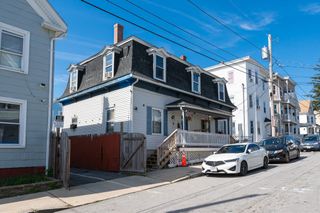 206-208 Willow St, Lawrence, MA 01841