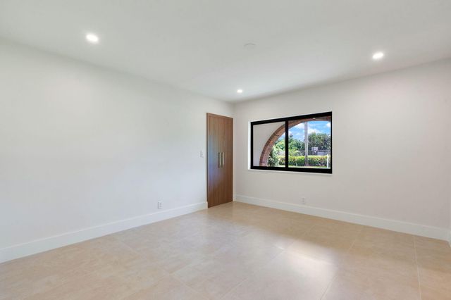 11851 NW 7TH Street, Plantation, FL 33325