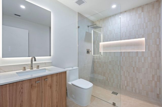 11851 NW 7TH Street, Plantation, FL 33325
