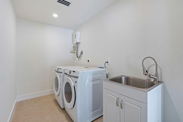 11851 NW 7TH Street, Plantation, FL 33325