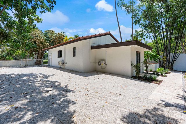 11851 NW 7TH Street, Plantation, FL 33325