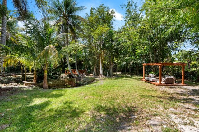 11851 NW 7TH Street, Plantation, FL 33325