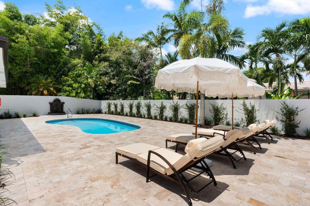 11851 NW 7TH Street, Plantation, FL 33325