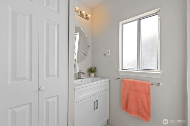 1721 McDougall Avenue, Everett, WA 98201