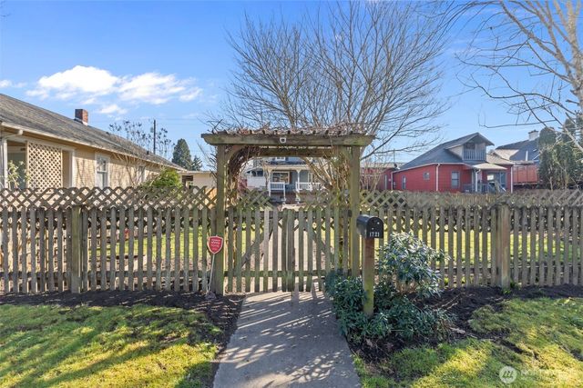 1721 McDougall Avenue, Everett, WA 98201