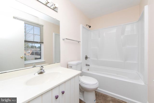 35 CROFTON COMMONS, Cherry Hill, NJ 08034