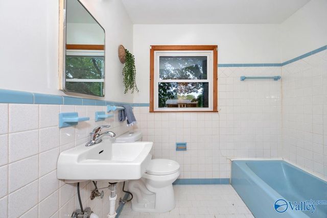 3909 Crestview Drive NW, Huntsville, AL 35816