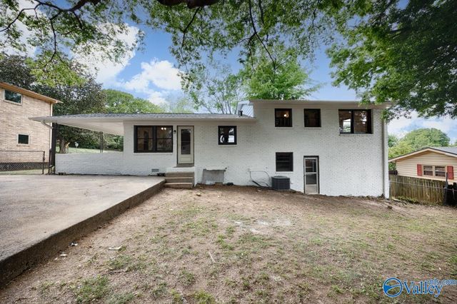 3909 Crestview Drive NW, Huntsville, AL 35816