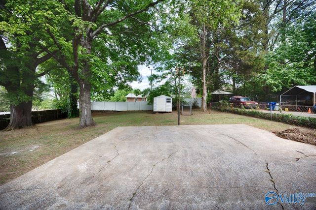 3909 Crestview Drive NW, Huntsville, AL 35816