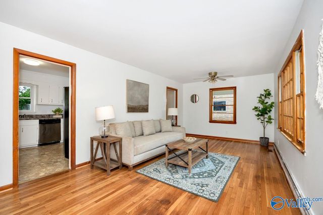 3909 Crestview Drive NW, Huntsville, AL 35816