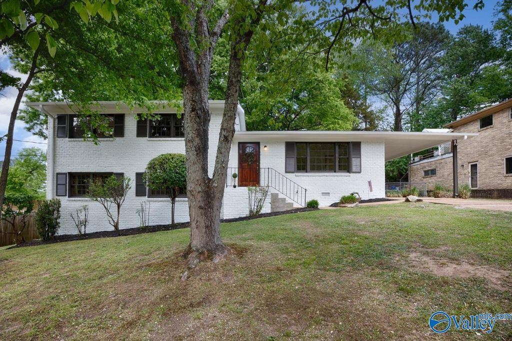 3909 Crestview Drive NW, Huntsville, AL 35816