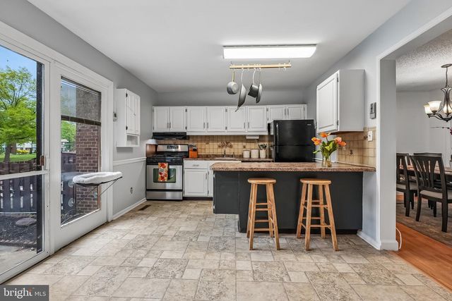 65 BENNINGTON DR, East Windsor, NJ 08520