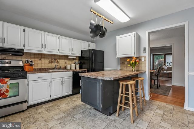 65 BENNINGTON DR, East Windsor, NJ 08520