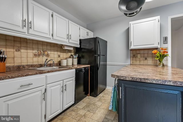 65 BENNINGTON DR, East Windsor, NJ 08520