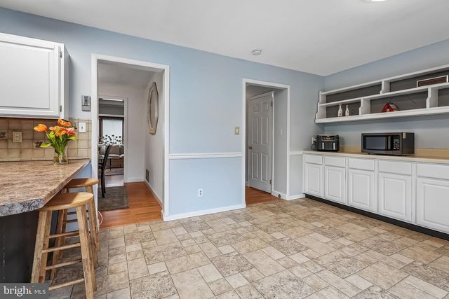 65 BENNINGTON DR, East Windsor, NJ 08520