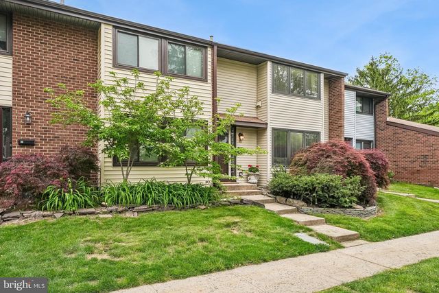 65 BENNINGTON DR, East Windsor, NJ 08520