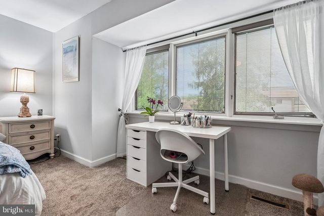 65 BENNINGTON DR, East Windsor, NJ 08520