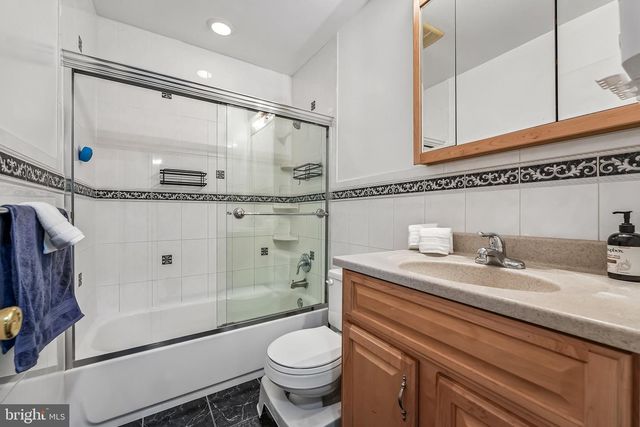 65 BENNINGTON DR, East Windsor, NJ 08520