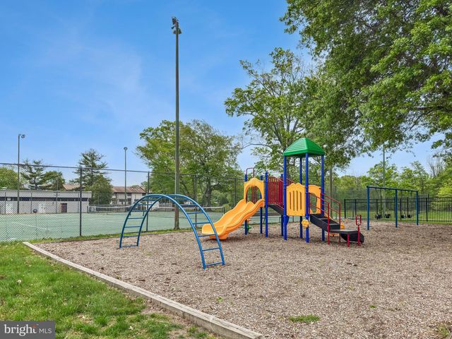 65 BENNINGTON DR, East Windsor, NJ 08520